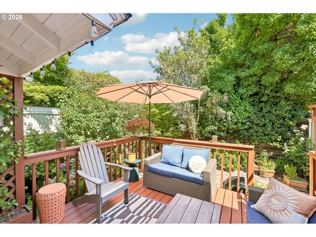 2747 Nw RALEIGH St 2, Portland, OR 97210