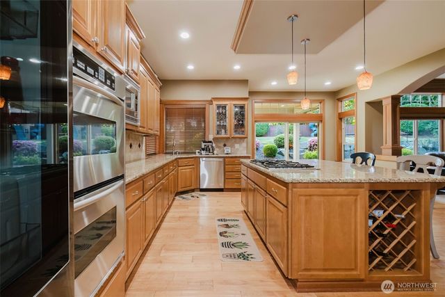 2910 219th Avenue E, Lake Tapps, WA 98391