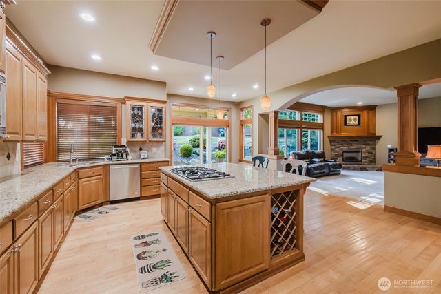 2910 219th Avenue E, Lake Tapps, WA 98391