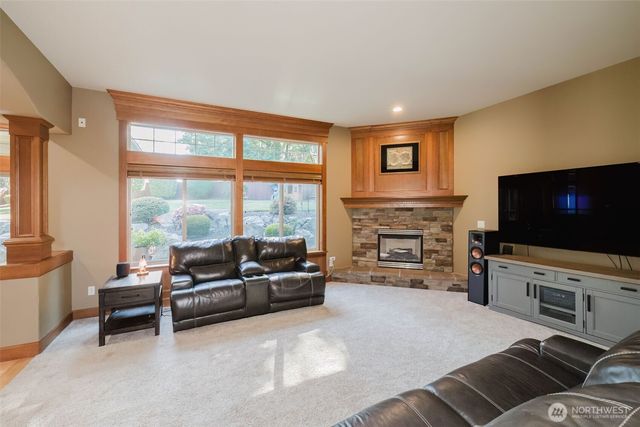 2910 219th Avenue E, Lake Tapps, WA 98391
