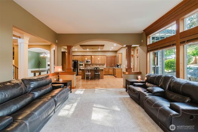 2910 219th Avenue E, Lake Tapps, WA 98391