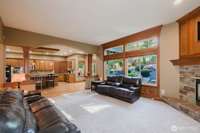 2910 219th Avenue E, Lake Tapps, WA 98391