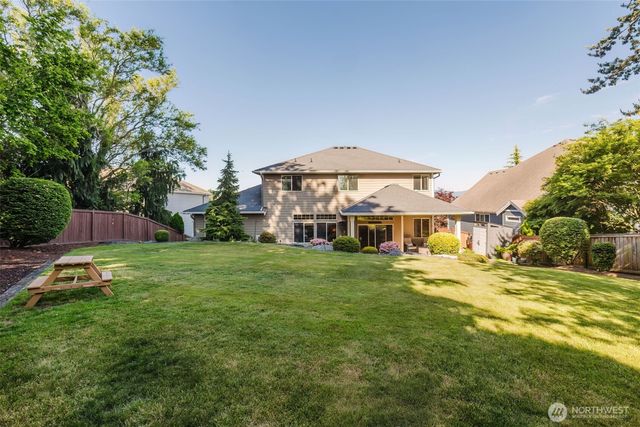 2910 219th Avenue E, Lake Tapps, WA 98391
