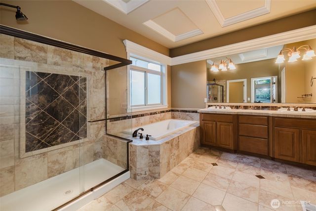 2910 219th Avenue E, Lake Tapps, WA 98391