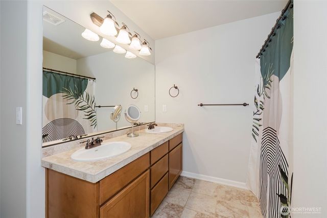 2910 219th Avenue E, Lake Tapps, WA 98391