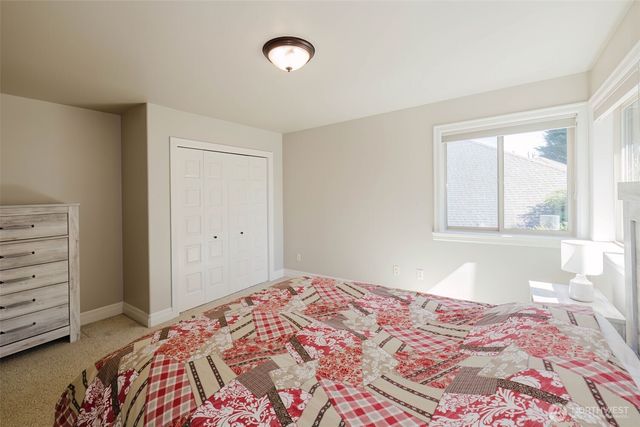 2910 219th Avenue E, Lake Tapps, WA 98391