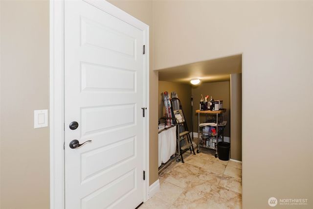 2910 219th Avenue E, Lake Tapps, WA 98391