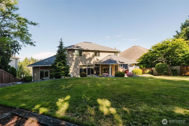2910 219th Avenue E, Lake Tapps, WA 98391