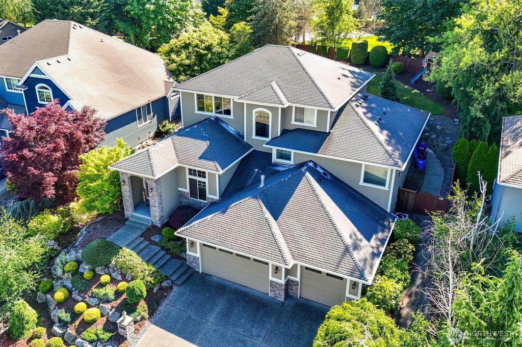 2910 219th Avenue E, Lake Tapps, WA 98391