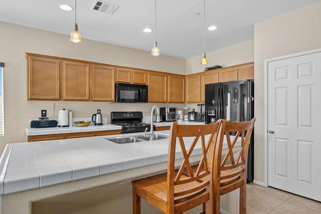 3922 Vista Dunes, Palm Springs, CA 92262