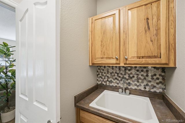 2714 Middlebury Drive, Highlands Ranch, CO 80126