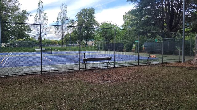 6573 Park Riviera Way, Sacramento, CA 95831