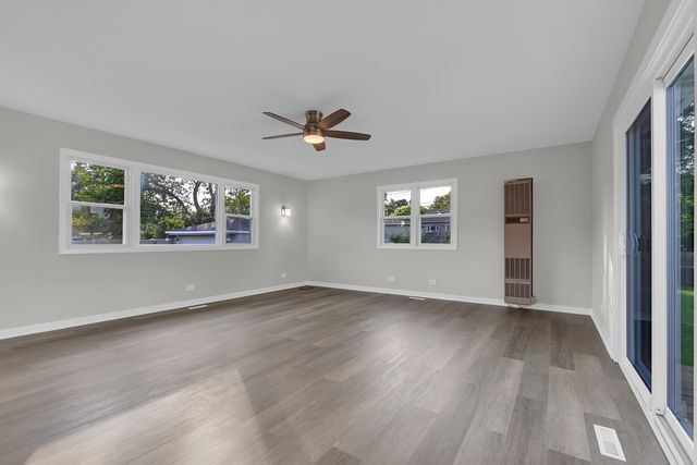 424 Mark Avenue, Glendale Heights, IL 60139