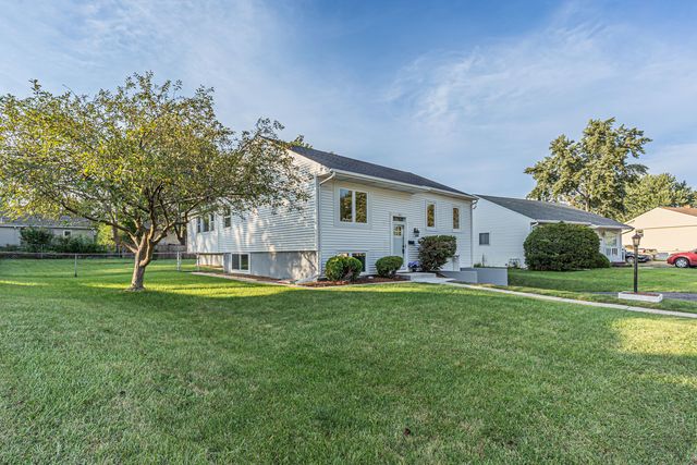 424 Mark Avenue, Glendale Heights, IL 60139