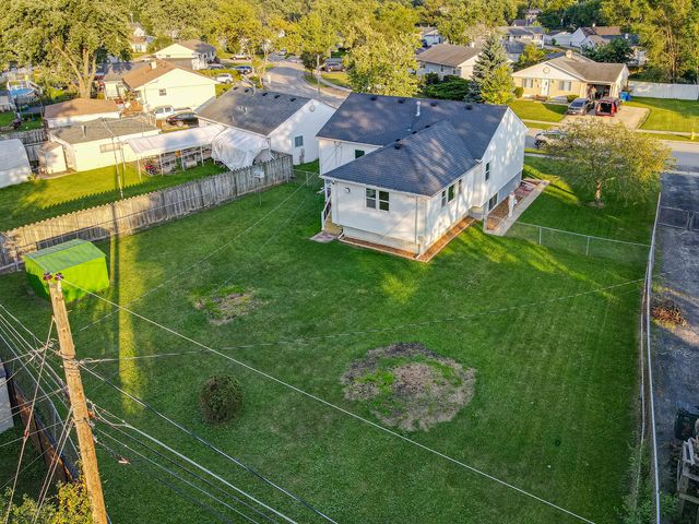 424 Mark Avenue, Glendale Heights, IL 60139