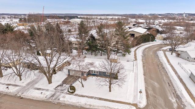 190 S Oak Street, Oregon, WI 53575
