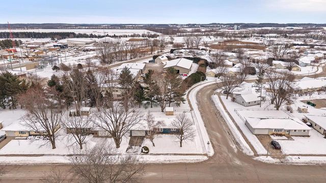 190 S Oak Street, Oregon, WI 53575