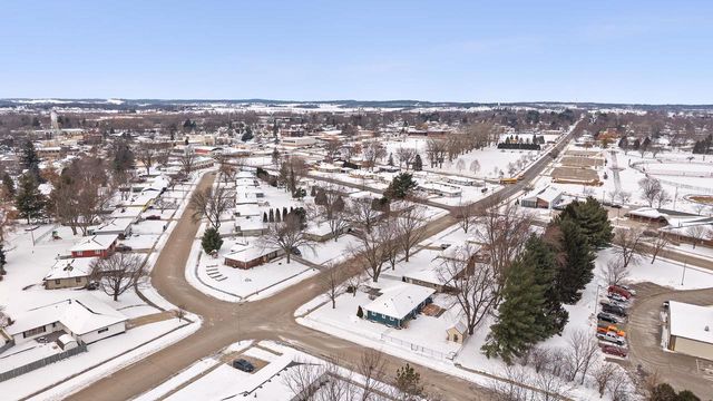 190 S Oak Street, Oregon, WI 53575