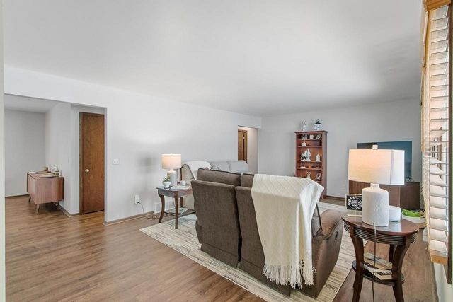 190 S Oak Street, Oregon, WI 53575