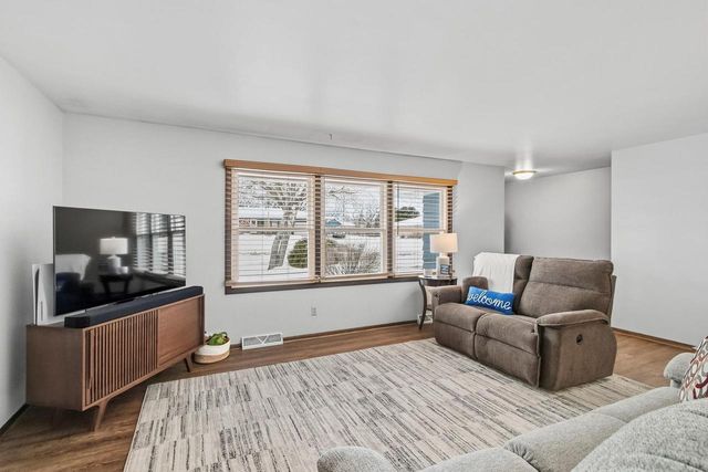 190 S Oak Street, Oregon, WI 53575