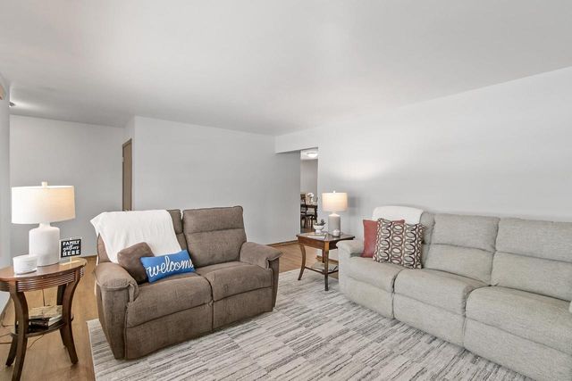 190 S Oak Street, Oregon, WI 53575