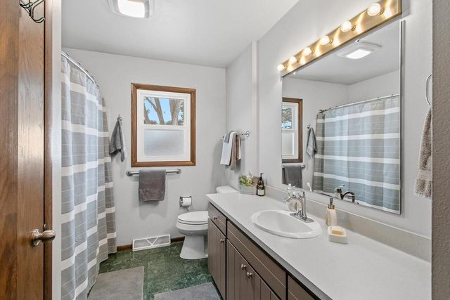 190 S Oak Street, Oregon, WI 53575