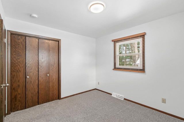 190 S Oak Street, Oregon, WI 53575