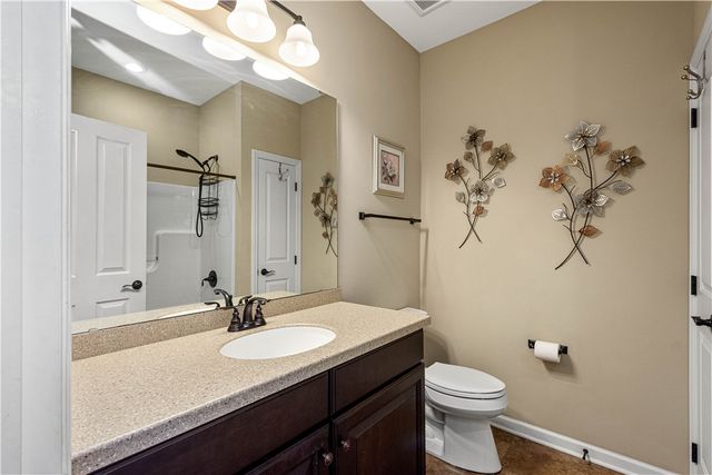 209 Hill Place Dr, North Fayette, PA 15057