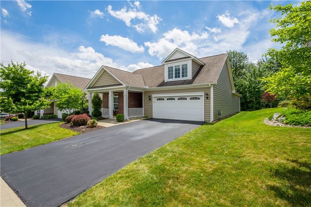 209 Hill Place Dr, North Fayette, PA 15057