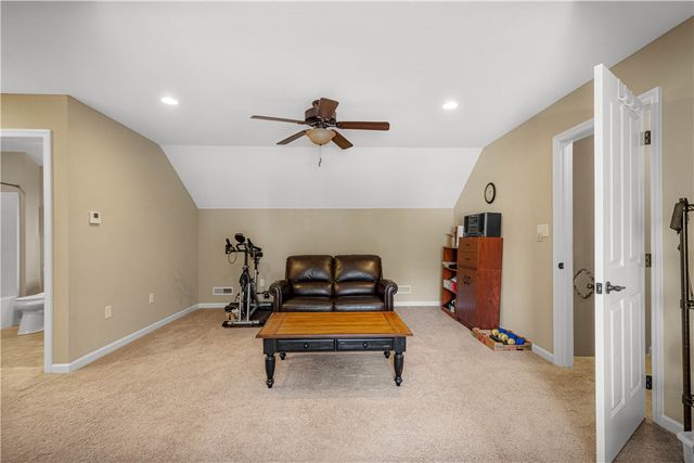 209 Hill Place Dr, North Fayette, PA 15057