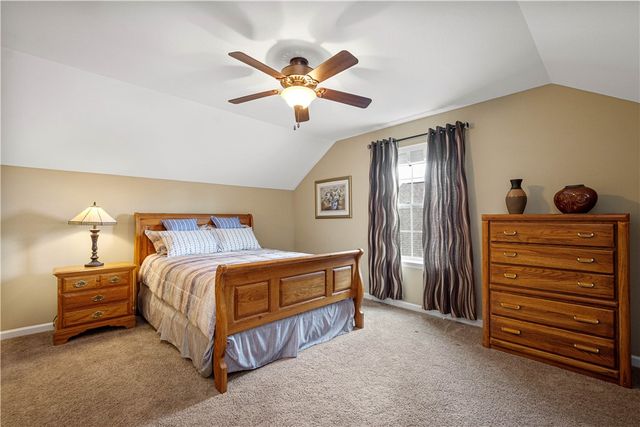 209 Hill Place Dr, North Fayette, PA 15057