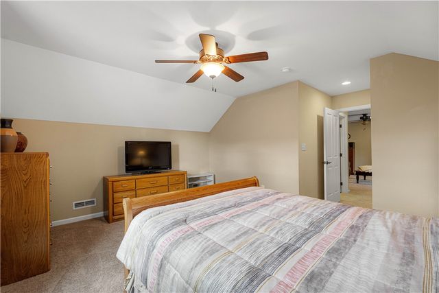 209 Hill Place Dr, North Fayette, PA 15057