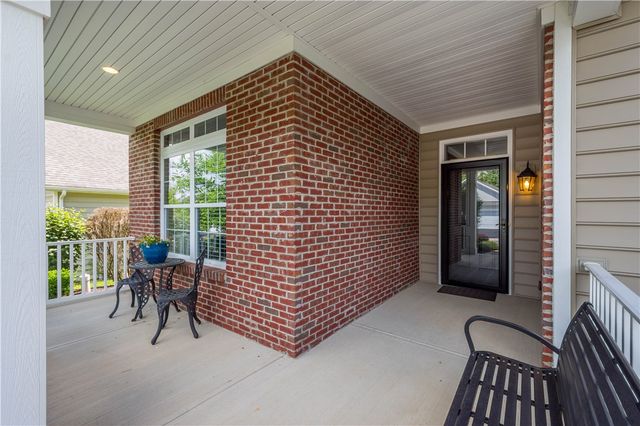 209 Hill Place Dr, North Fayette, PA 15057