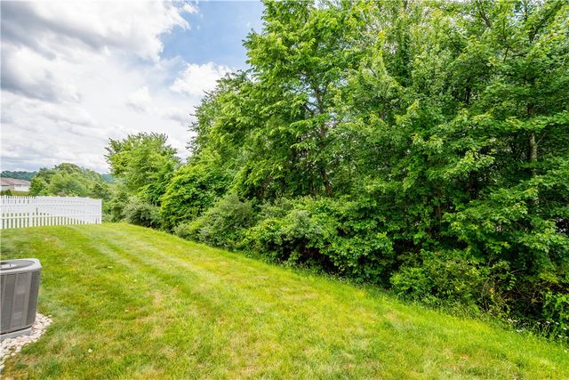 209 Hill Place Dr, North Fayette, PA 15057