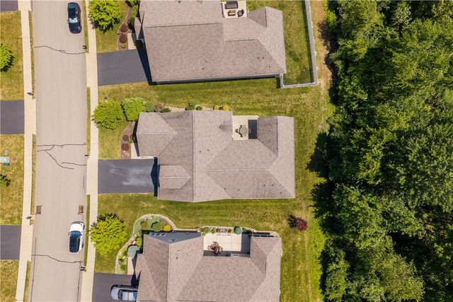 209 Hill Place Dr, North Fayette, PA 15057