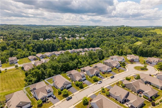 209 Hill Place Dr, North Fayette, PA 15057