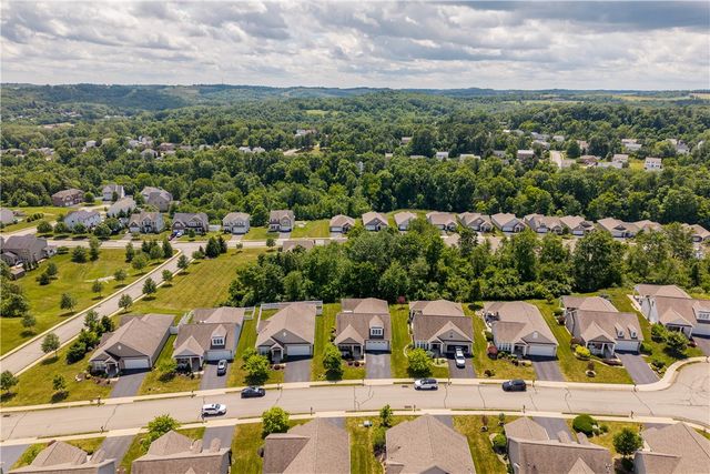 209 Hill Place Dr, North Fayette, PA 15057
