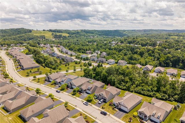 209 Hill Place Dr, North Fayette, PA 15057