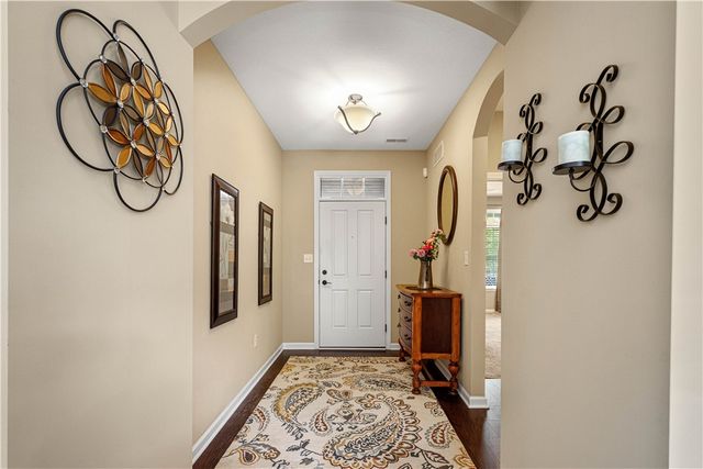 209 Hill Place Dr, North Fayette, PA 15057