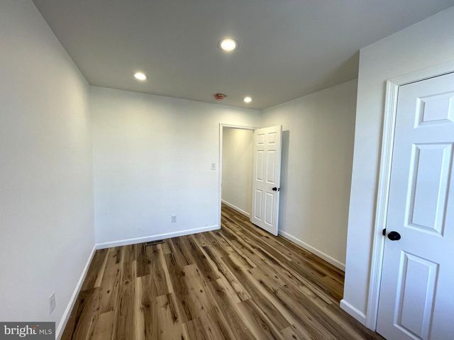 1813 E AIRDRIE ST, Philadelphia, PA 19124