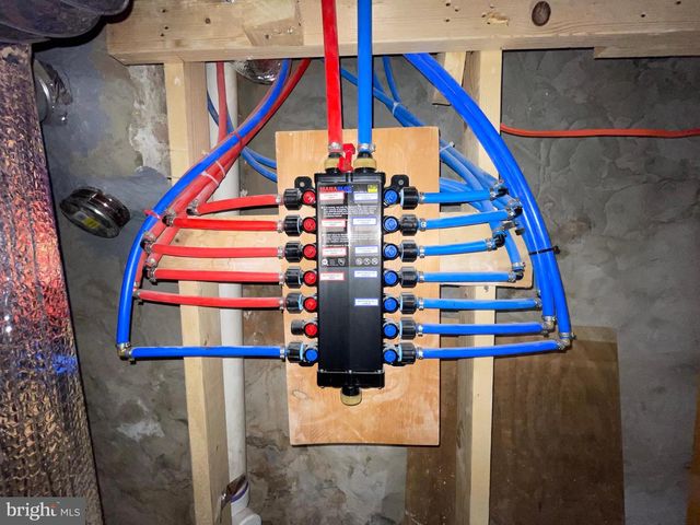 1813 E AIRDRIE ST, Philadelphia, PA 19124