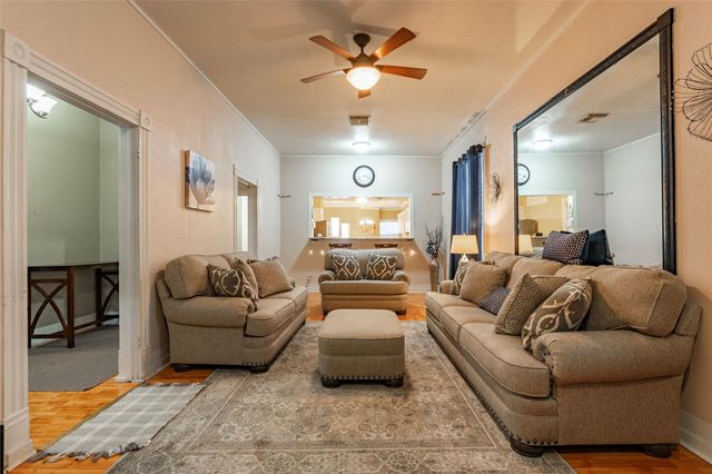 2809 Bernardo De Galvez Avenue, Galveston, TX 77550