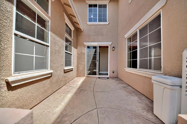 2153 Saddlebrook Ln, Oakdale, CA 95361