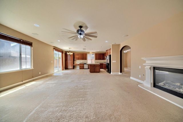2153 Saddlebrook Ln, Oakdale, CA 95361