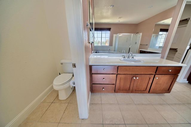2153 Saddlebrook Ln, Oakdale, CA 95361