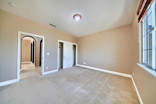 2153 Saddlebrook Ln, Oakdale, CA 95361