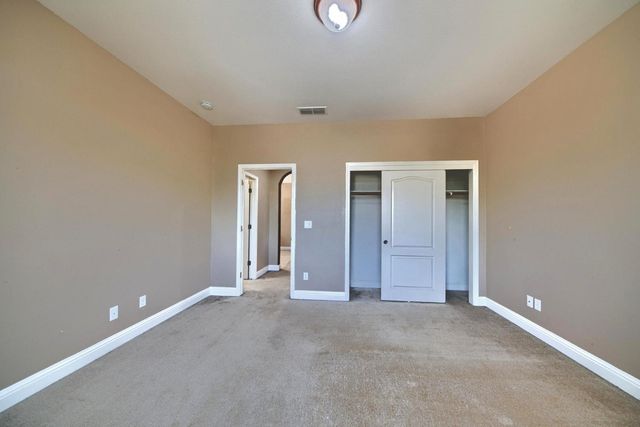 2153 Saddlebrook Ln, Oakdale, CA 95361