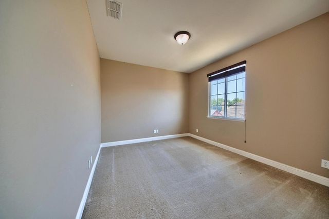 2153 Saddlebrook Ln, Oakdale, CA 95361
