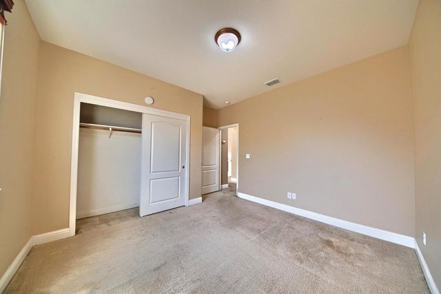 2153 Saddlebrook Ln, Oakdale, CA 95361