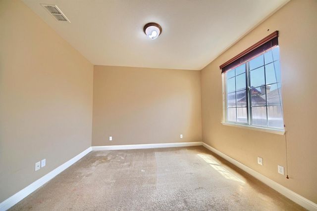2153 Saddlebrook Ln, Oakdale, CA 95361